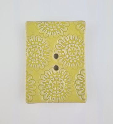 Seifenschale handgemacht, 8,5 x 6,5 cm, gelb mit Blumenmuster