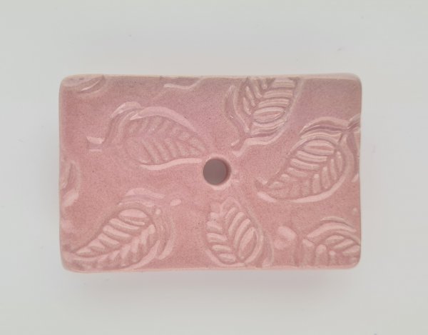 Seifenschale klein/mini, handgemacht, 7 x 4,5 cm, rosa mit Blattmuster